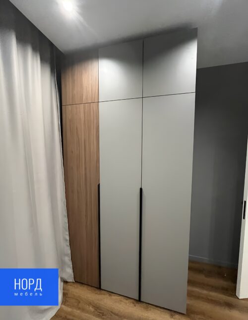 Шкаф и рабочее место в детскую 2510